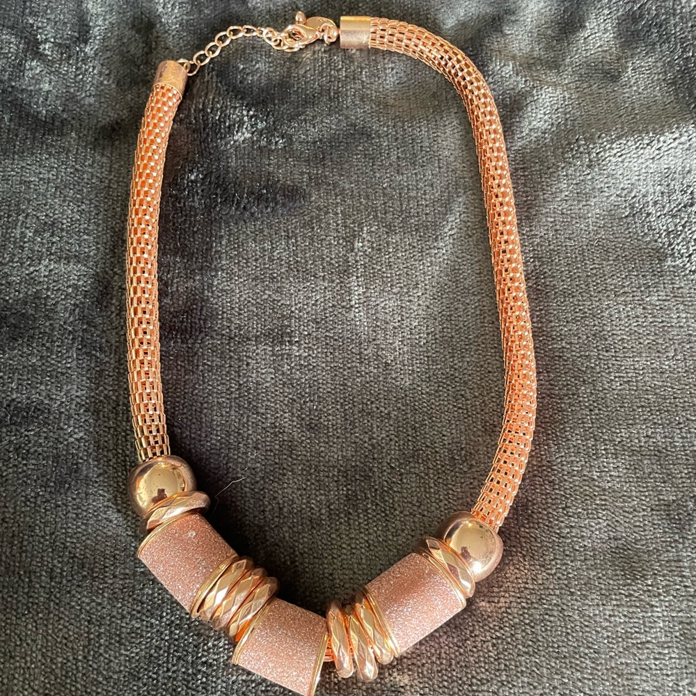 Chunky rose gold necklace